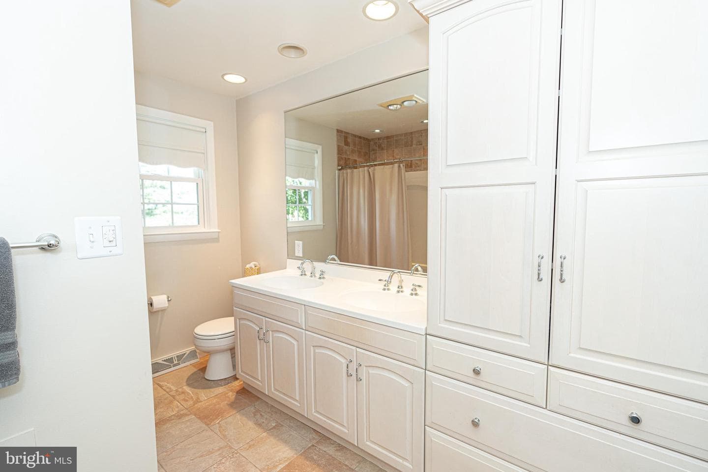 3515 Harrowgate Road photo 41