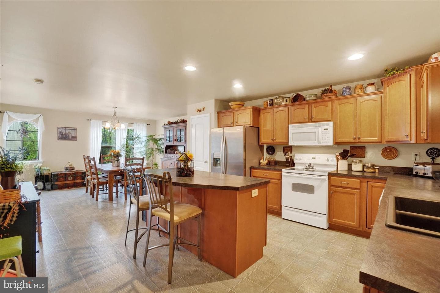 540 Bridle Path photo 10