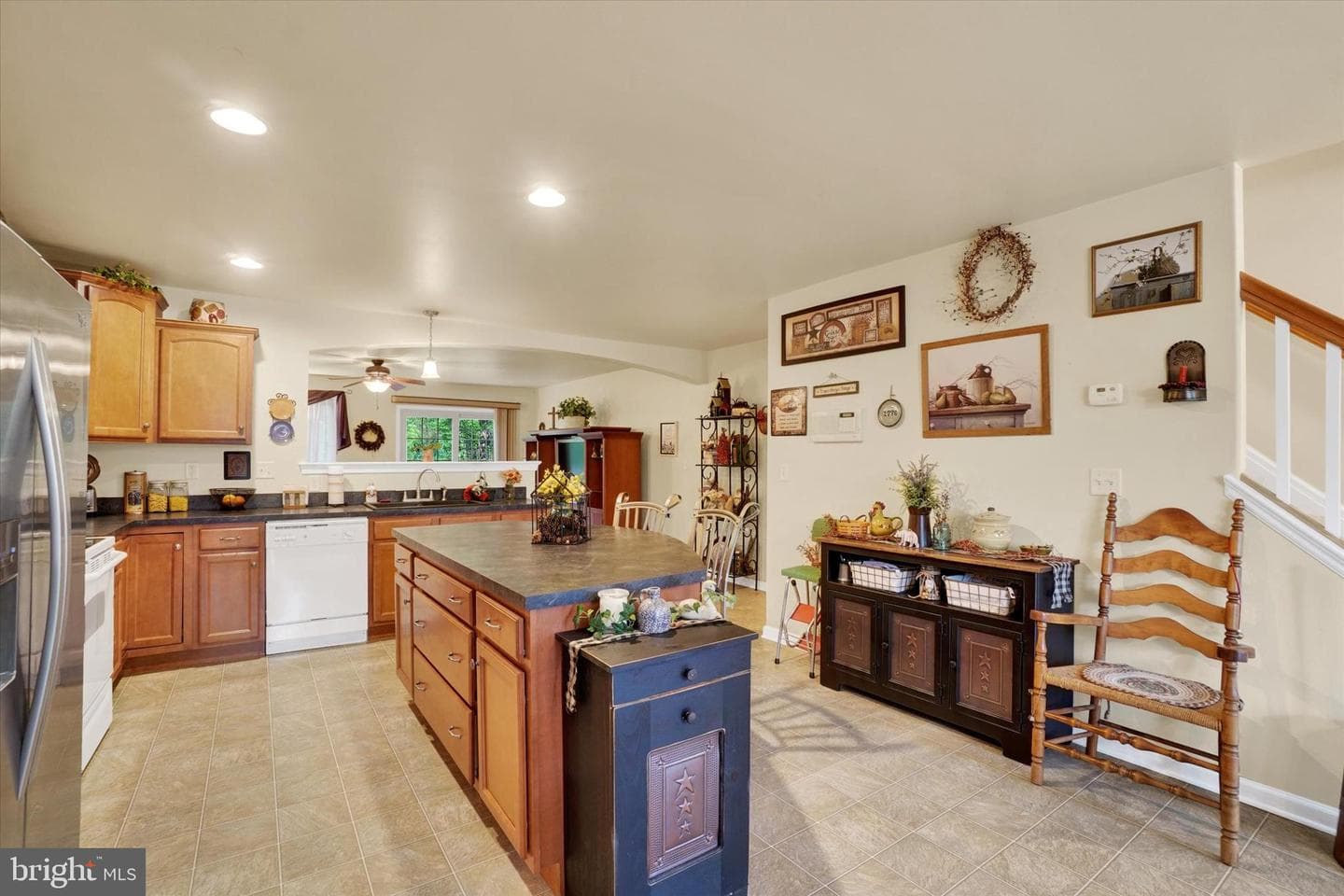 540 Bridle Path photo 11