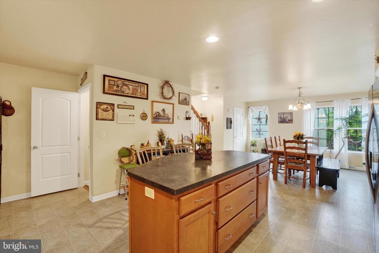 540 Bridle Path photo 12