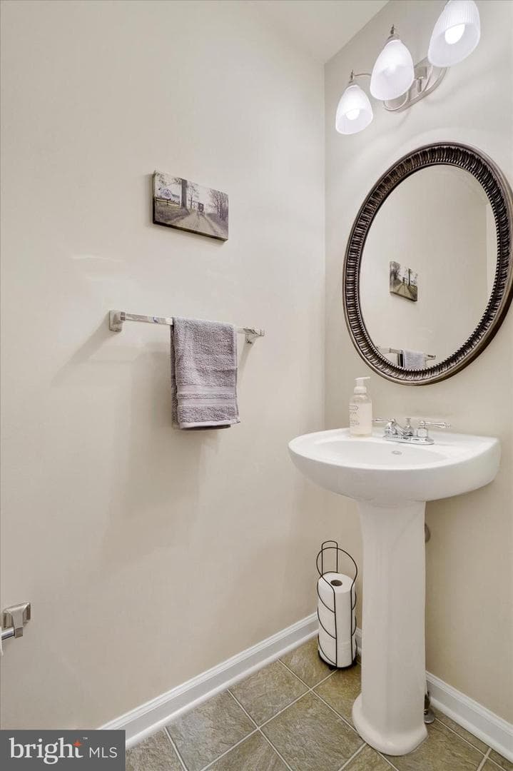 540 Bridle Path photo 6
