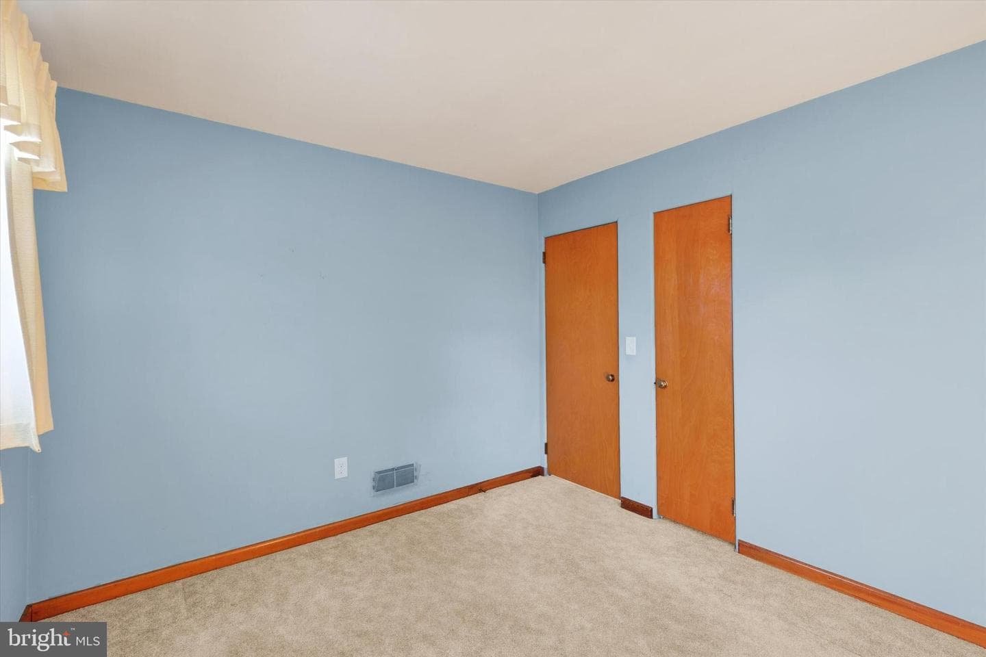 374 E Maple Street photo 11