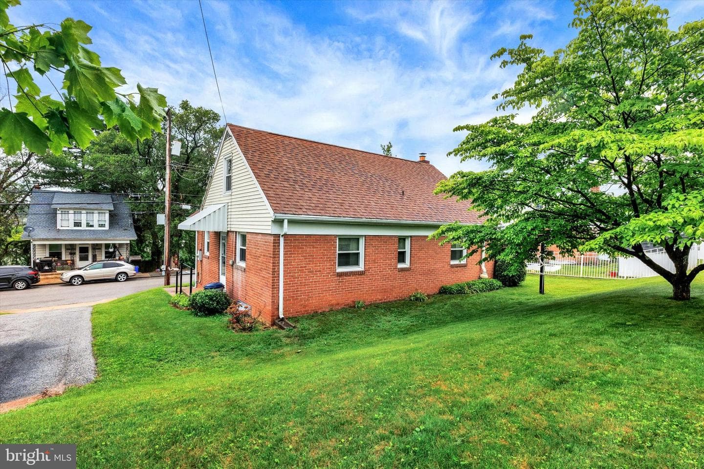 374 E Maple Street photo 16