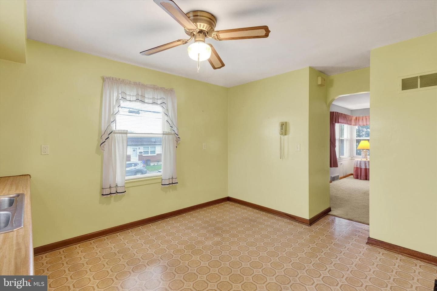 374 E Maple Street photo 4