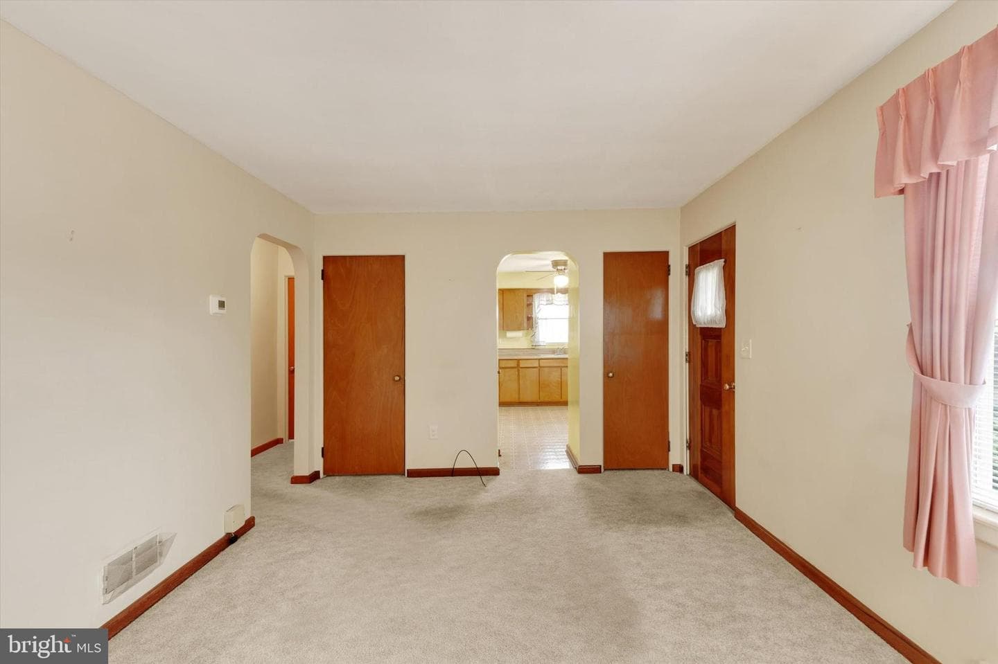 374 E Maple Street photo 5