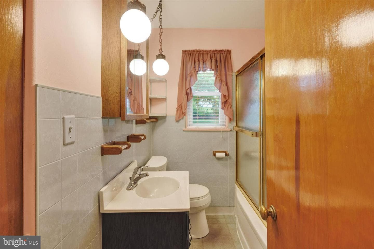 374 E Maple Street photo 9