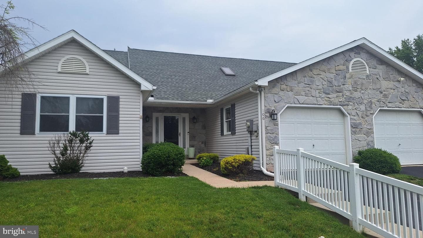 106 Sarah Court photo 2