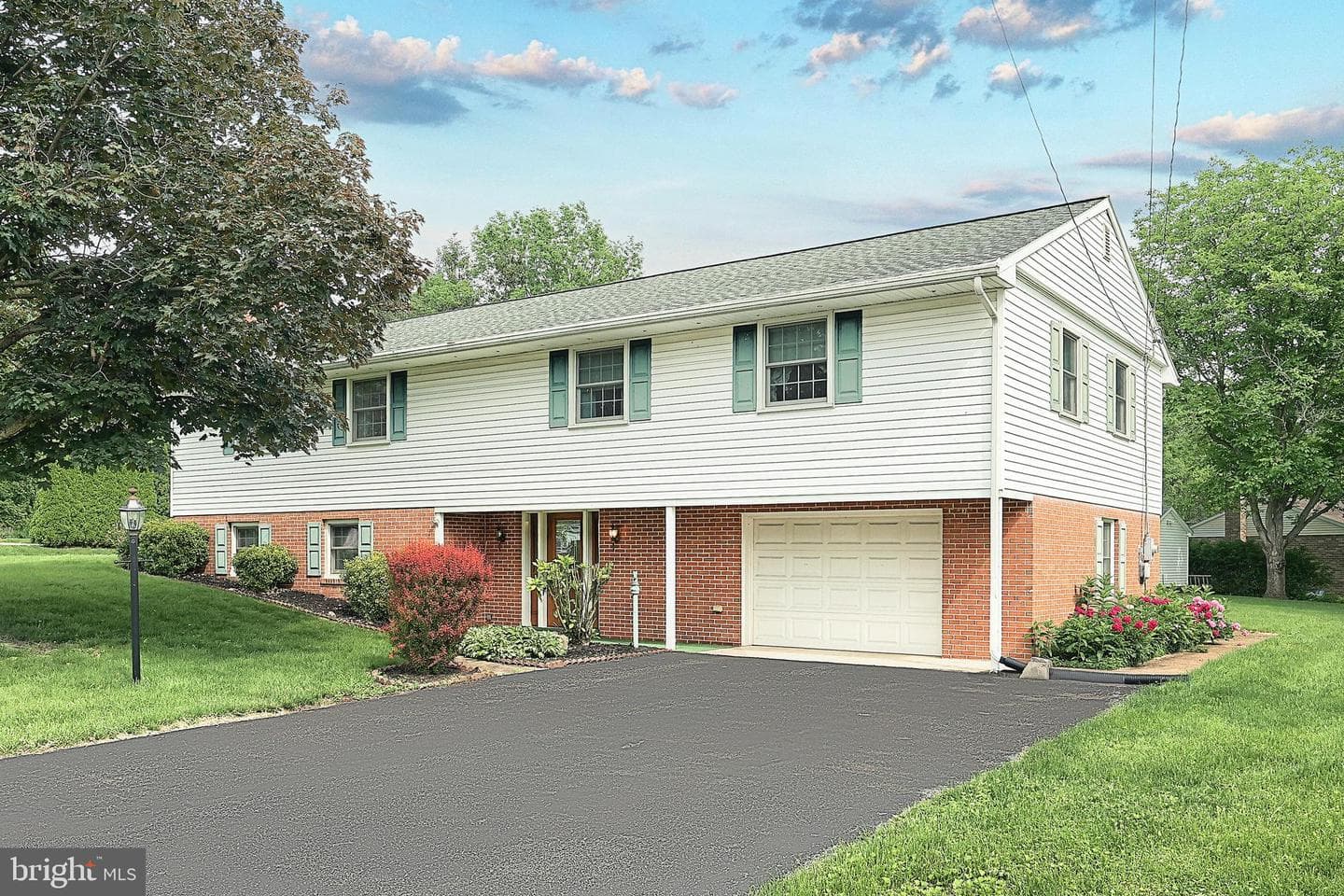 1840 Lilac Road photo 3