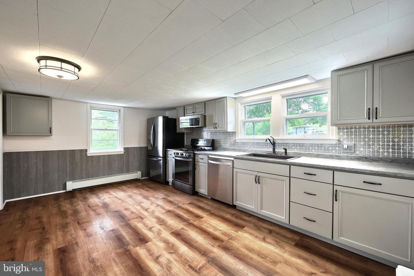 2040 Grandview Road photo 19