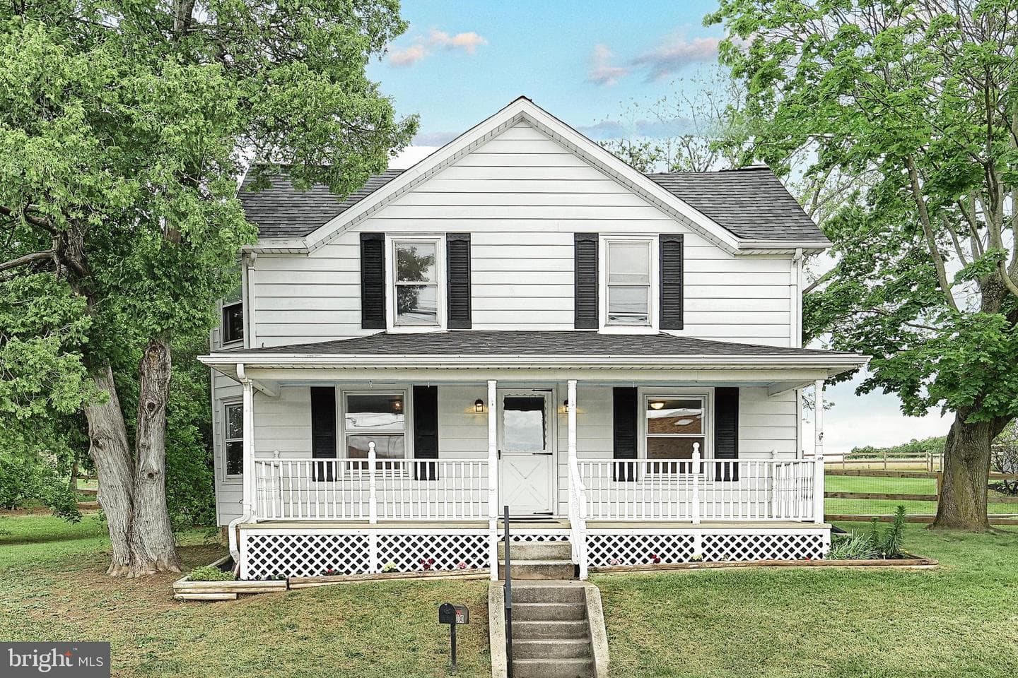 2040 Grandview Road photo 2