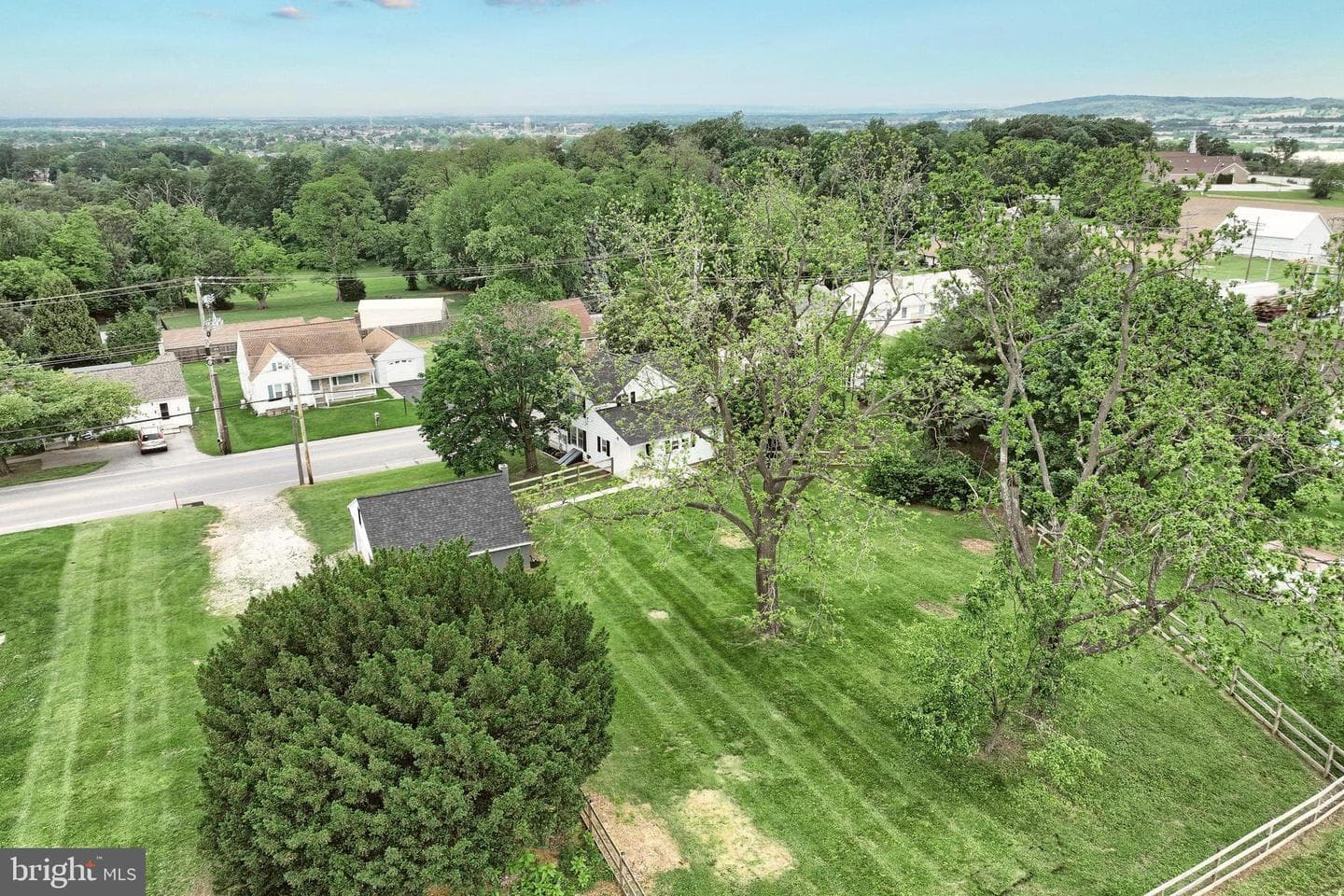 2040 Grandview Road photo 33