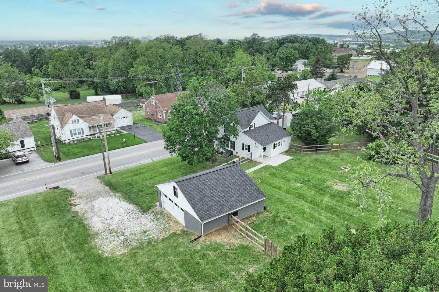 2040 Grandview Road photo 34
