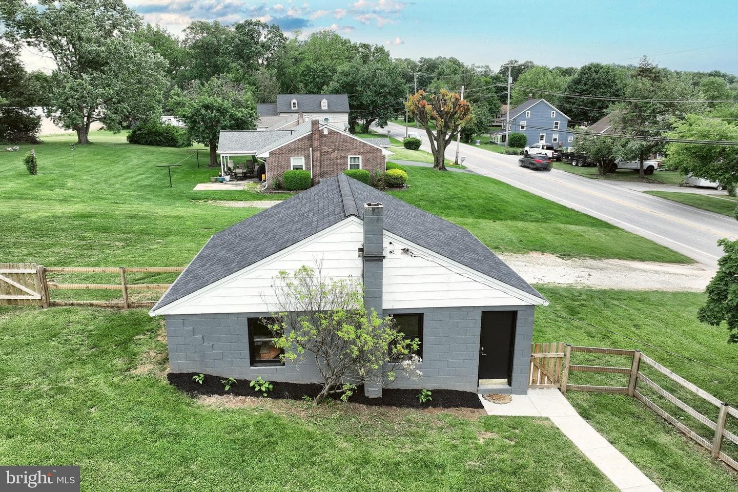 2040 Grandview Road photo 35