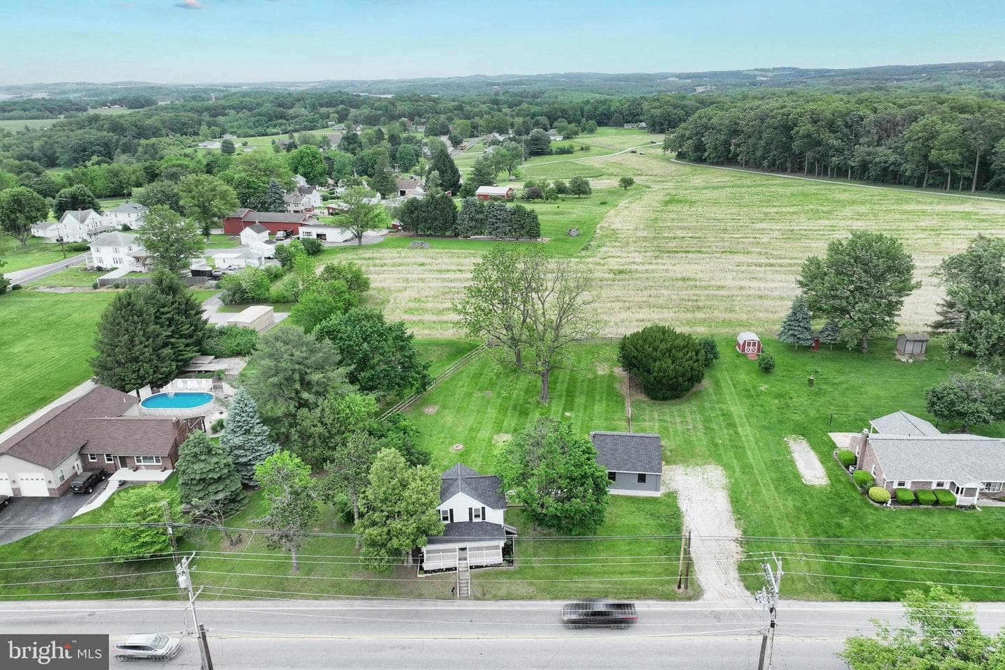2040 Grandview Road photo 4