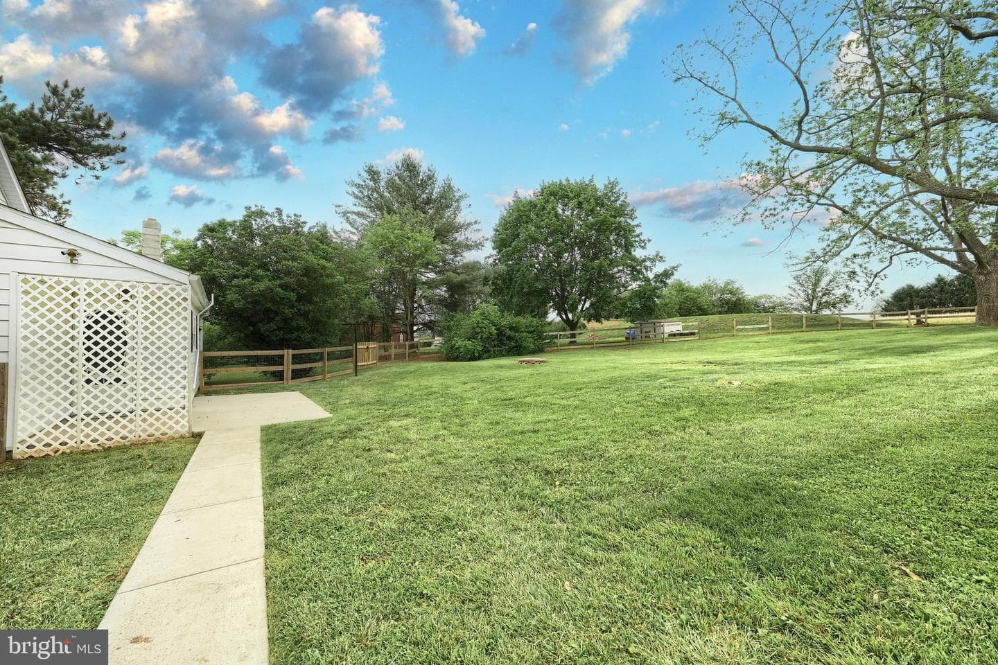 2040 Grandview Road photo 41
