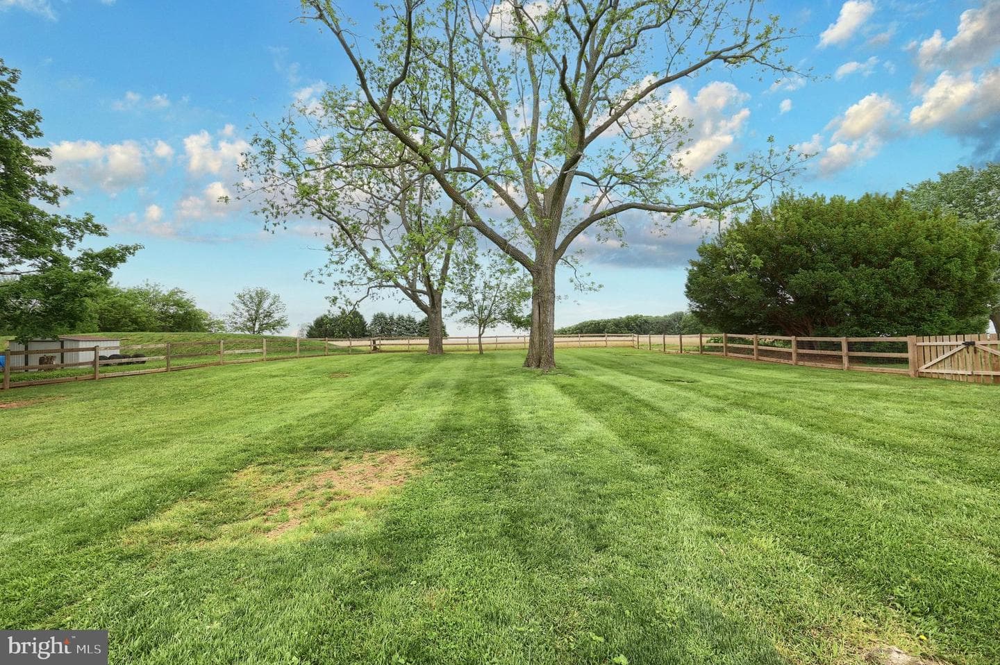 2040 Grandview Road photo 42