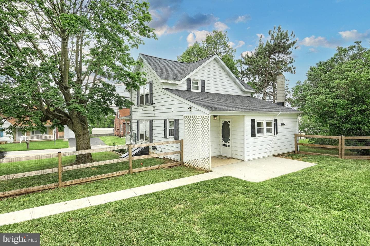 2040 Grandview Road photo 43