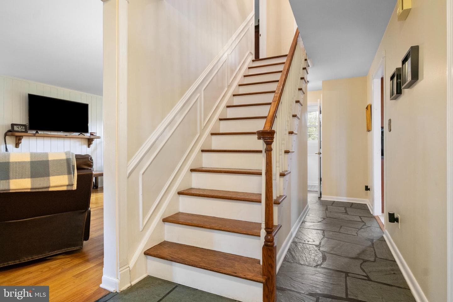 2648 Cambridge Road photo 16