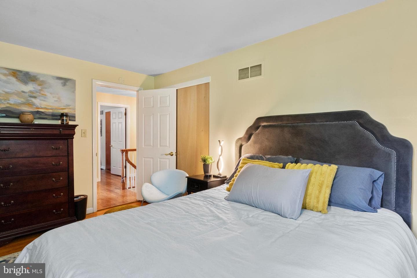 2648 Cambridge Road photo 19