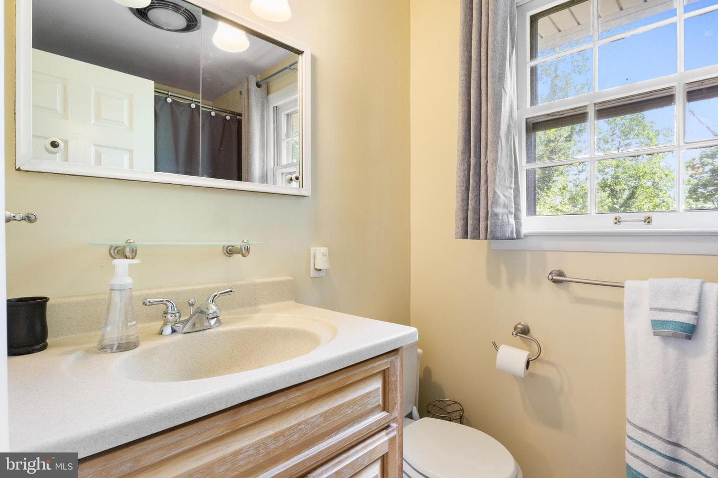 2648 Cambridge Road photo 20