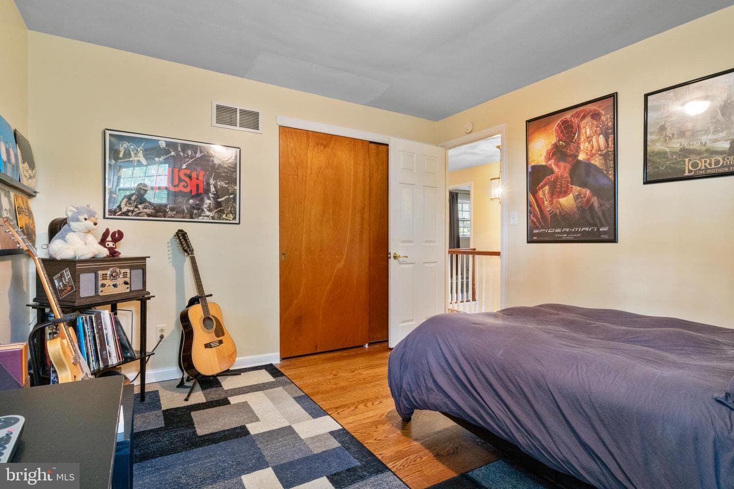 2648 Cambridge Road photo 23