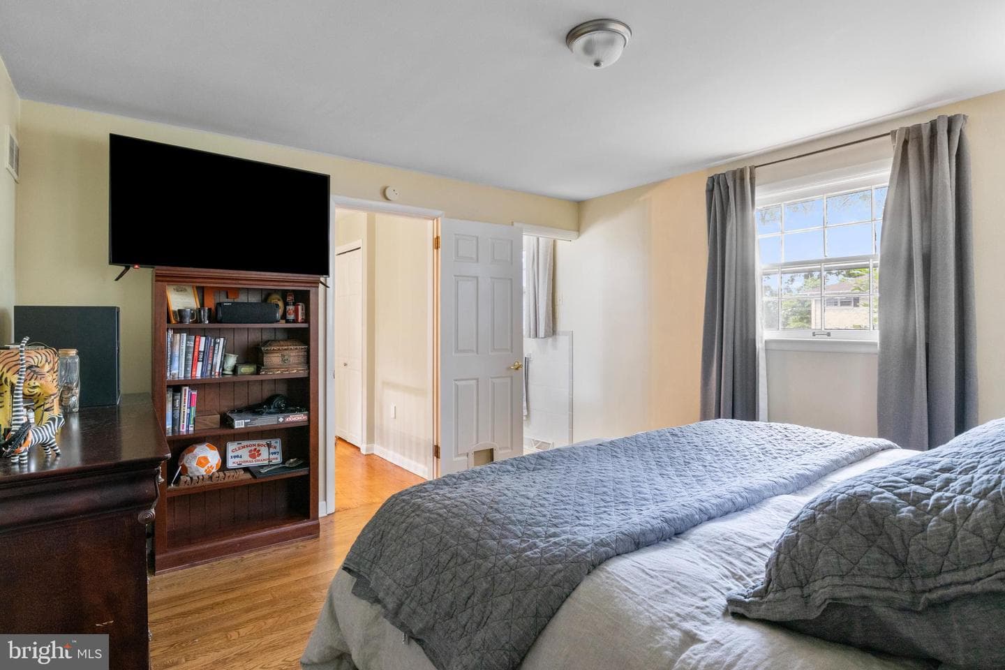 2648 Cambridge Road photo 27