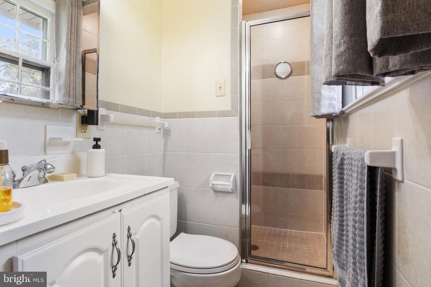 2648 Cambridge Road photo 28