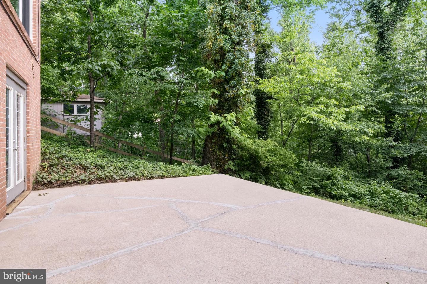 2648 Cambridge Road photo 34