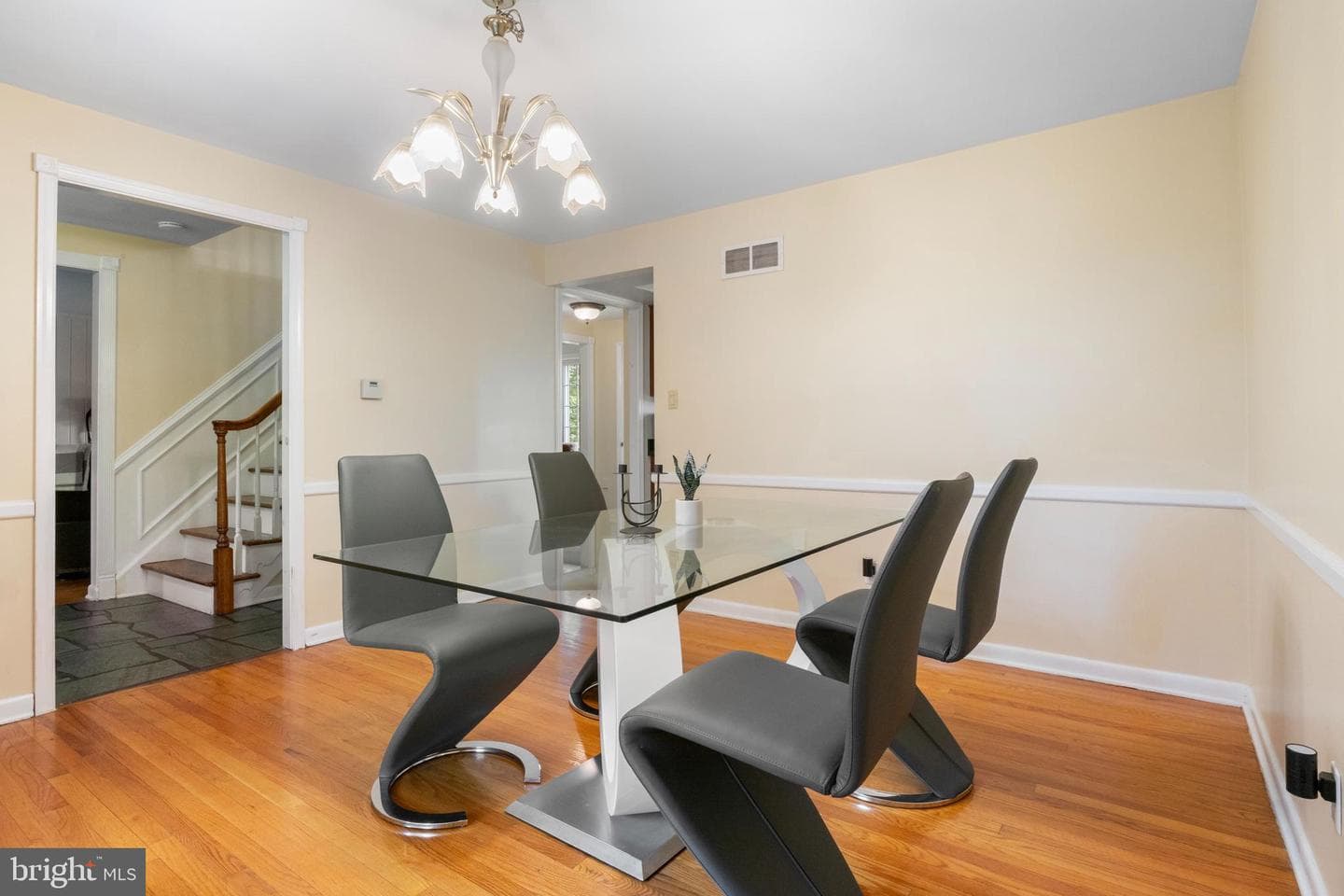 2648 Cambridge Road photo 6