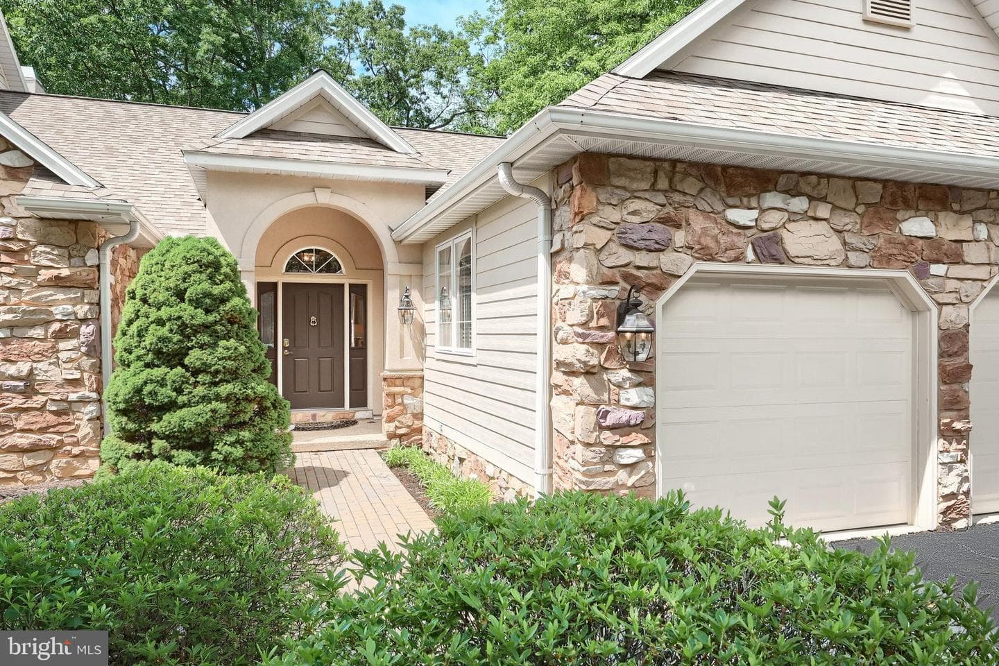 2124 Tall Oaks Lane photo 2