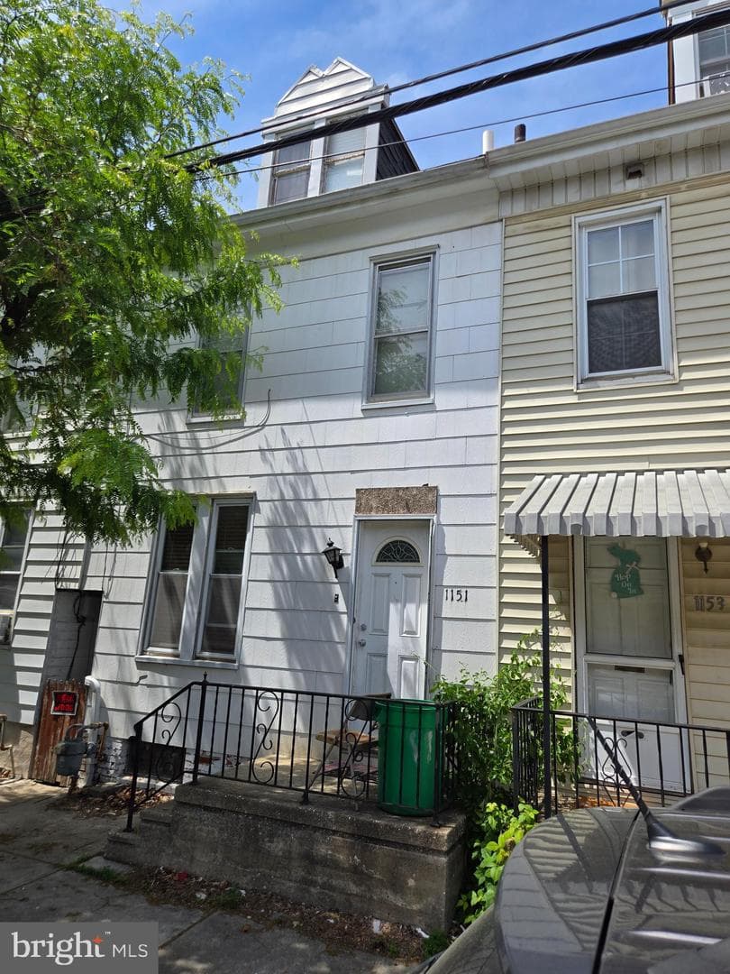 1151 E King Street photo 1