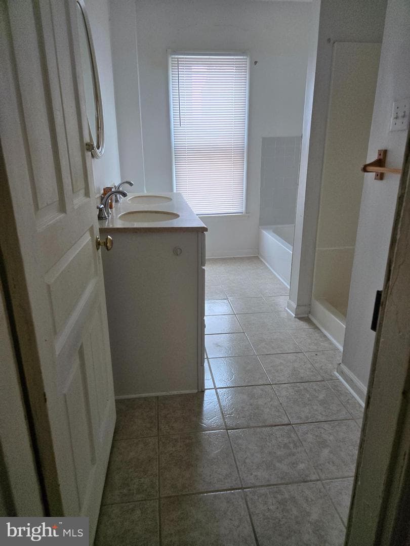1151 E King Street photo 11