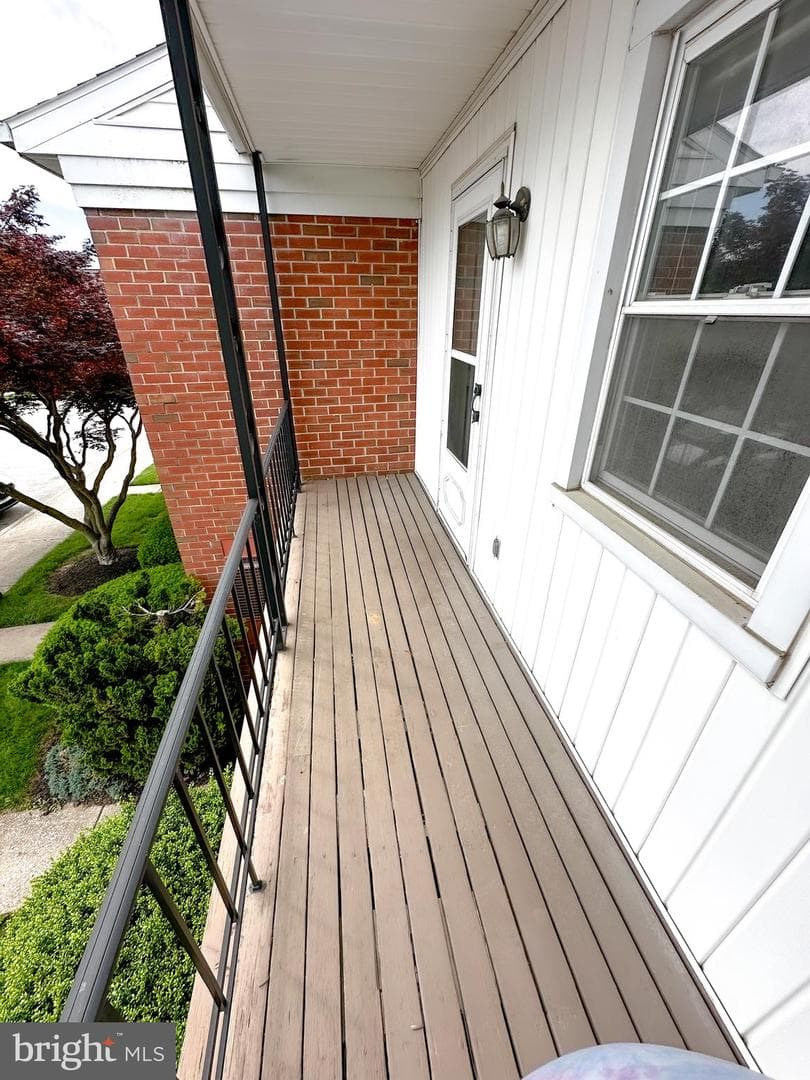 737 Hardwick Place photo 3