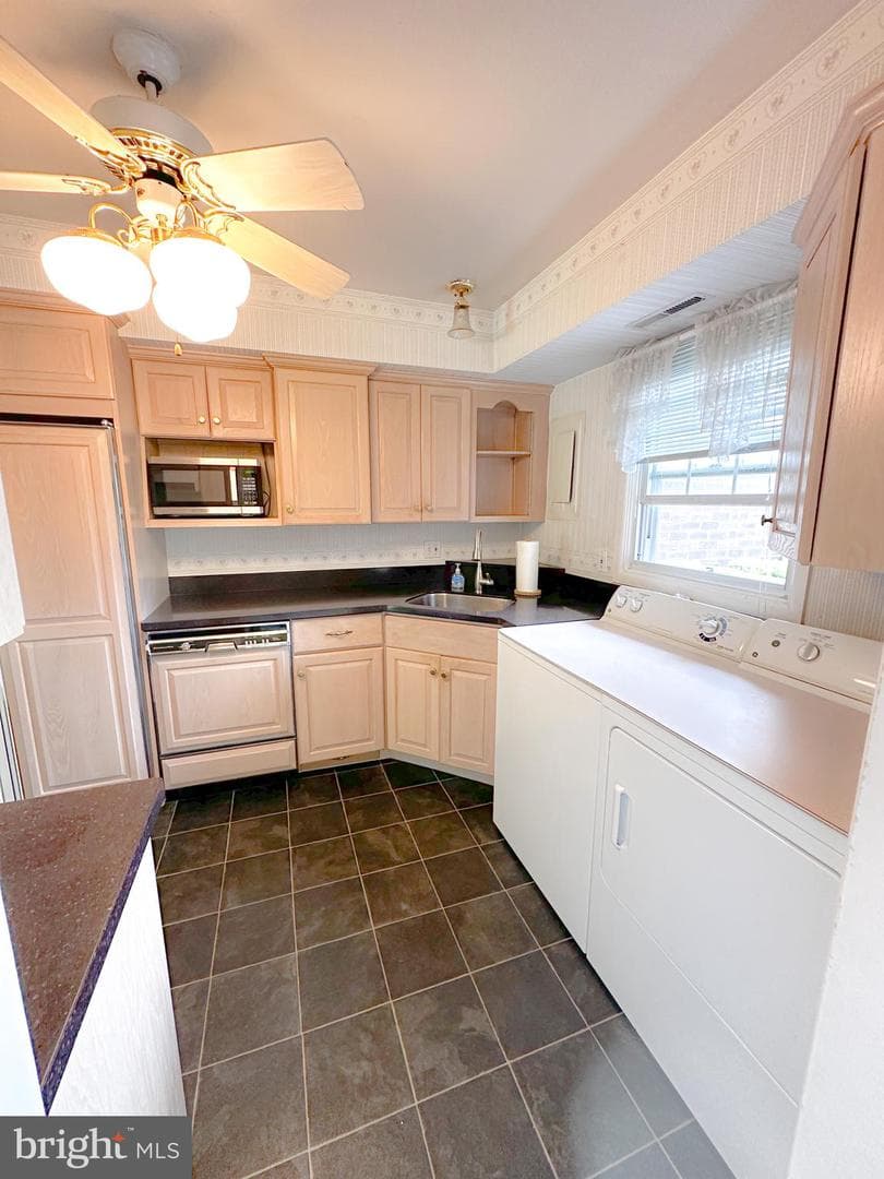 737 Hardwick Place photo 4