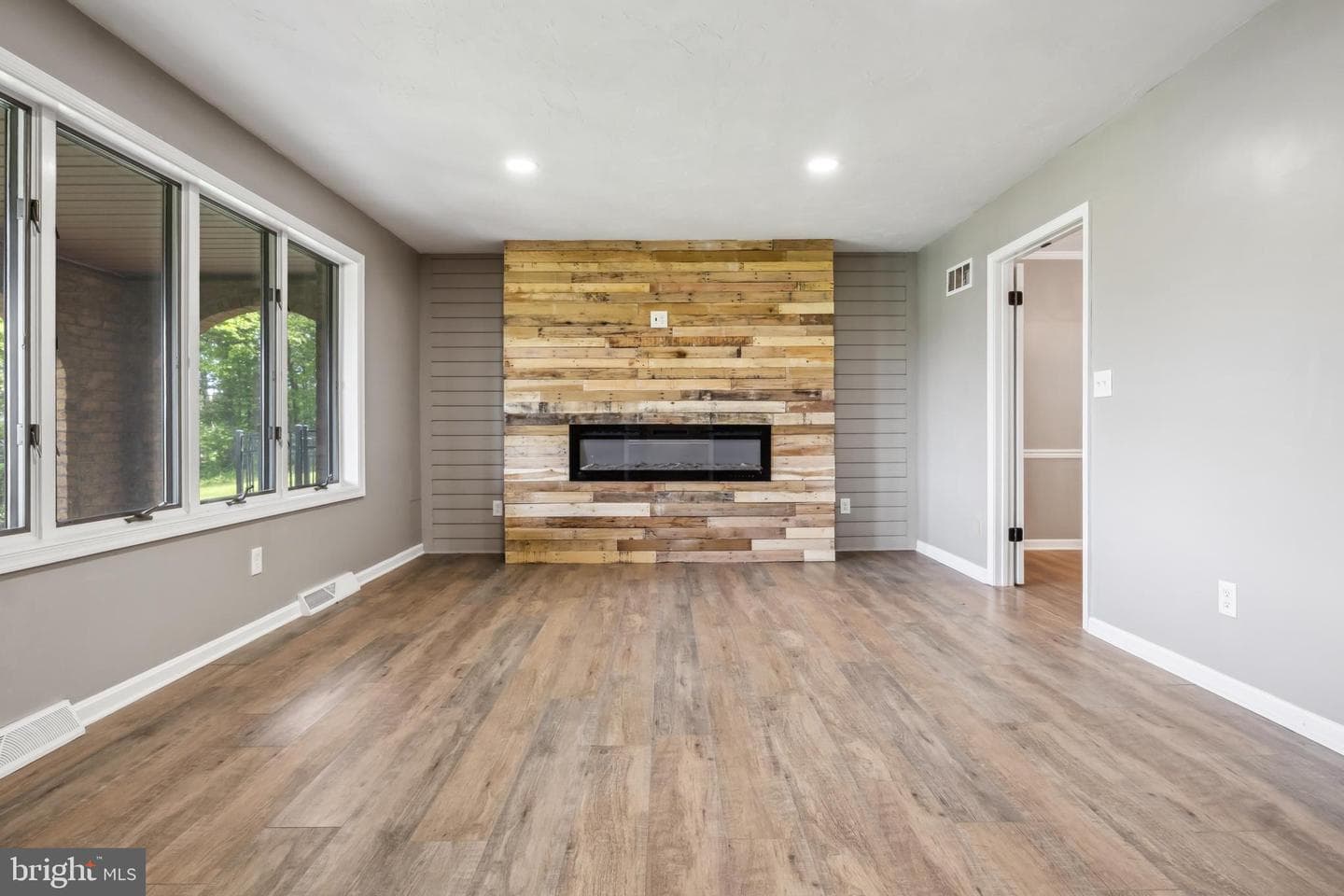 2855 Springwood Road photo 8