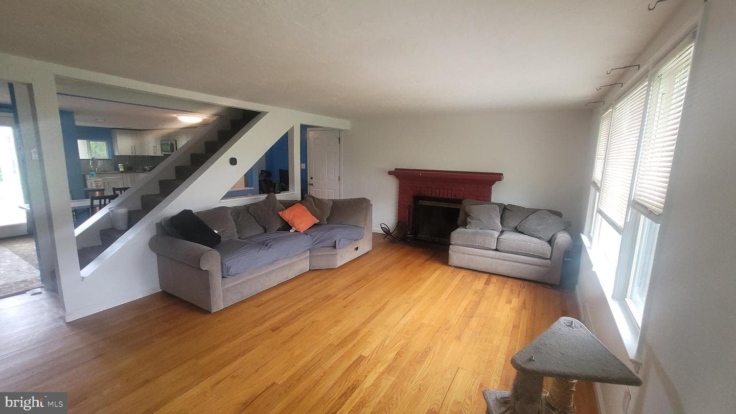 2381 Sunset Lane photo 2