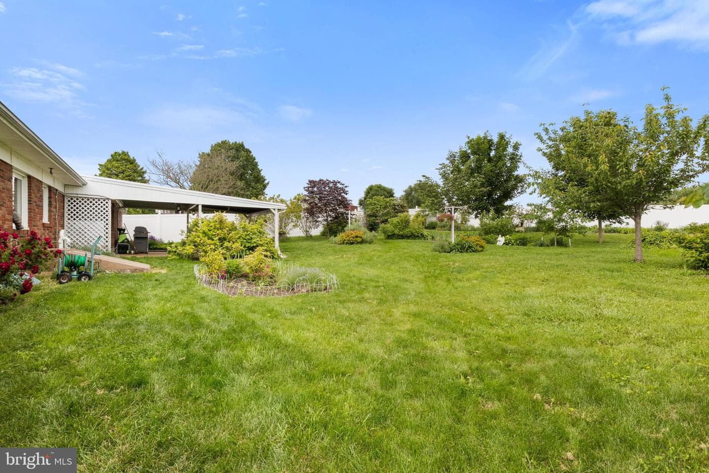 28 Pine Street photo 35