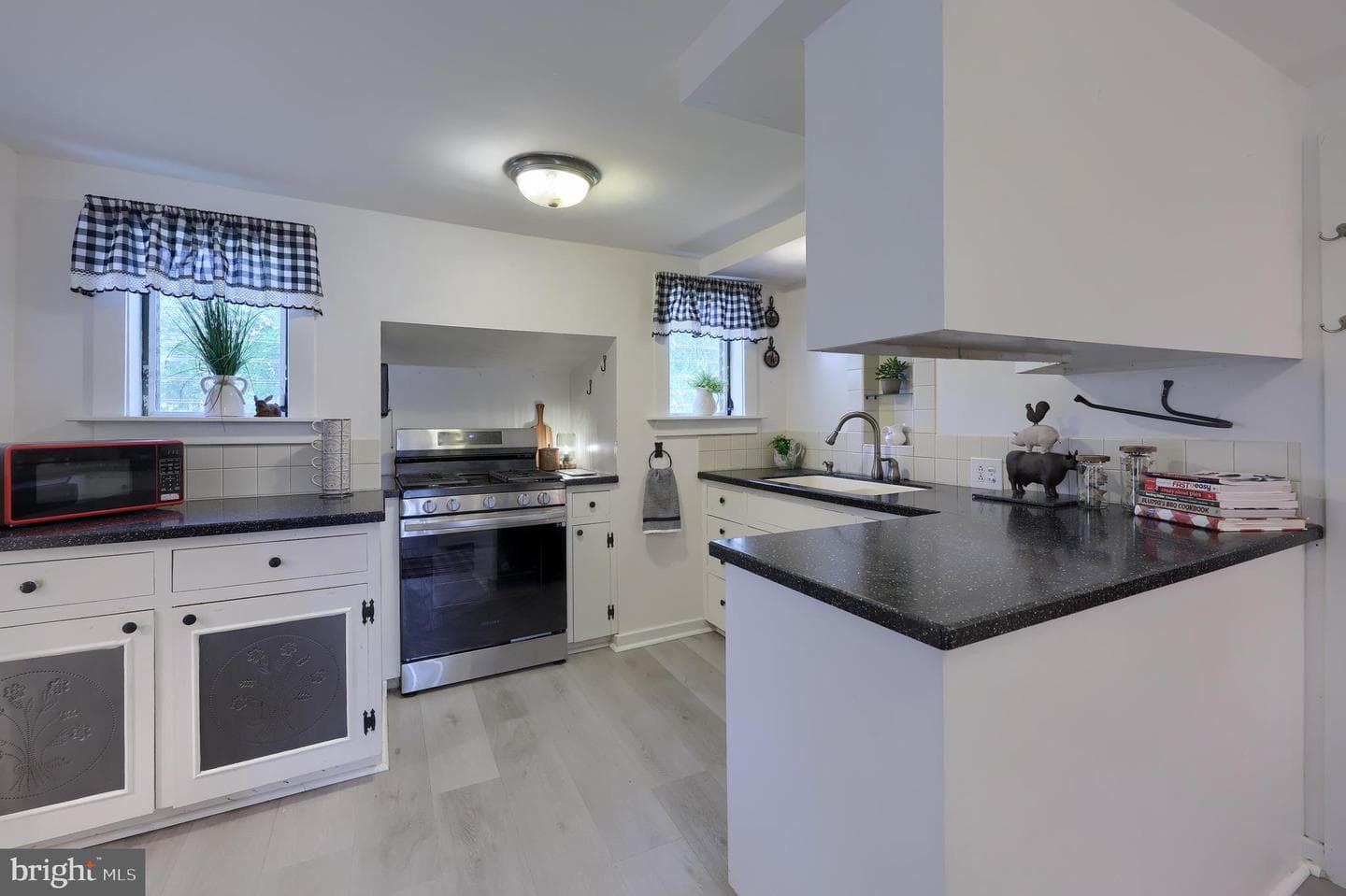 10 Stella Avenue photo 11