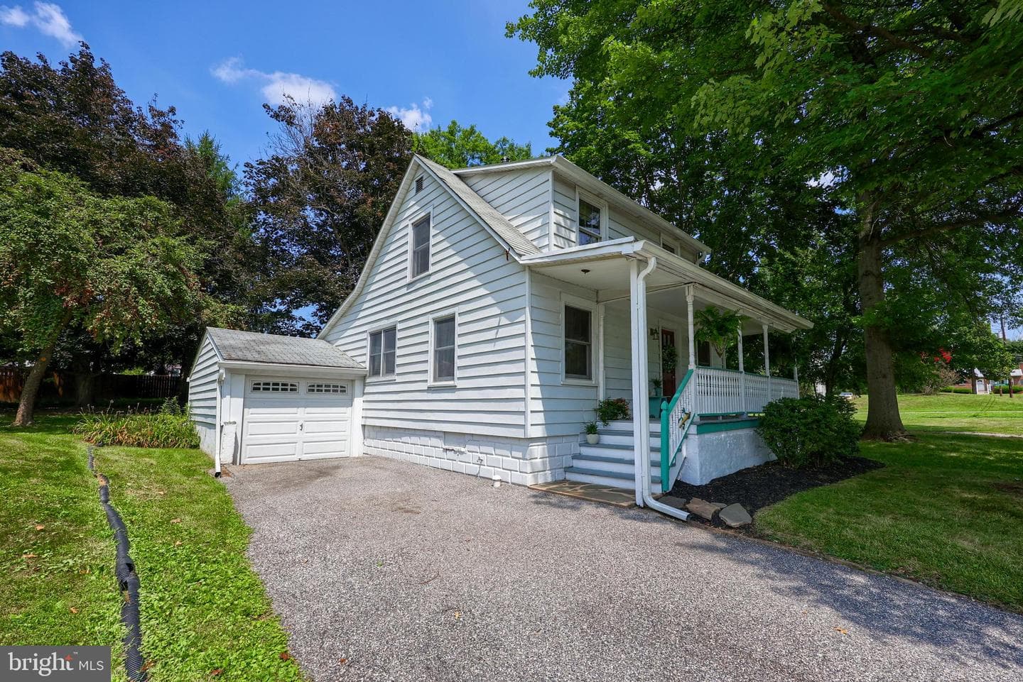 10 Stella Avenue photo 3