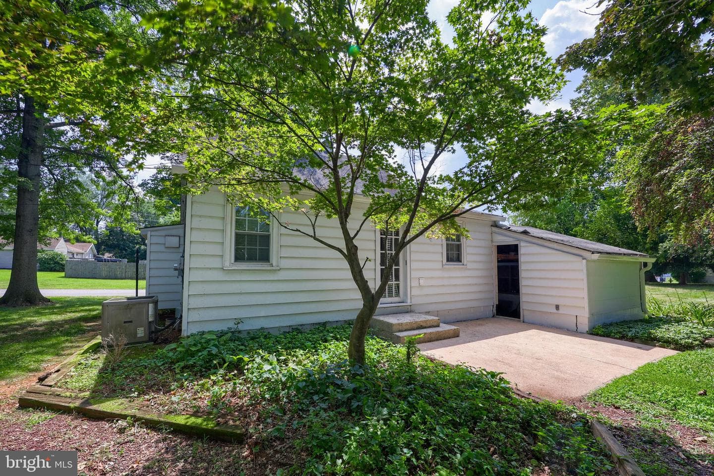 10 Stella Avenue photo 36