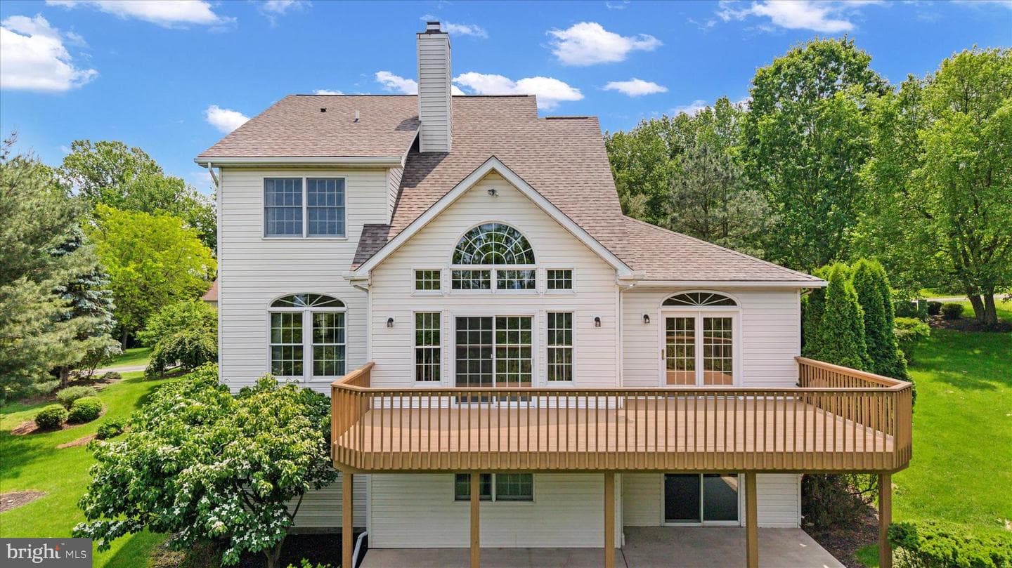 269 Willis Road photo 2