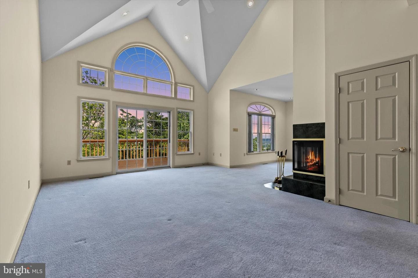 269 Willis Road photo 3
