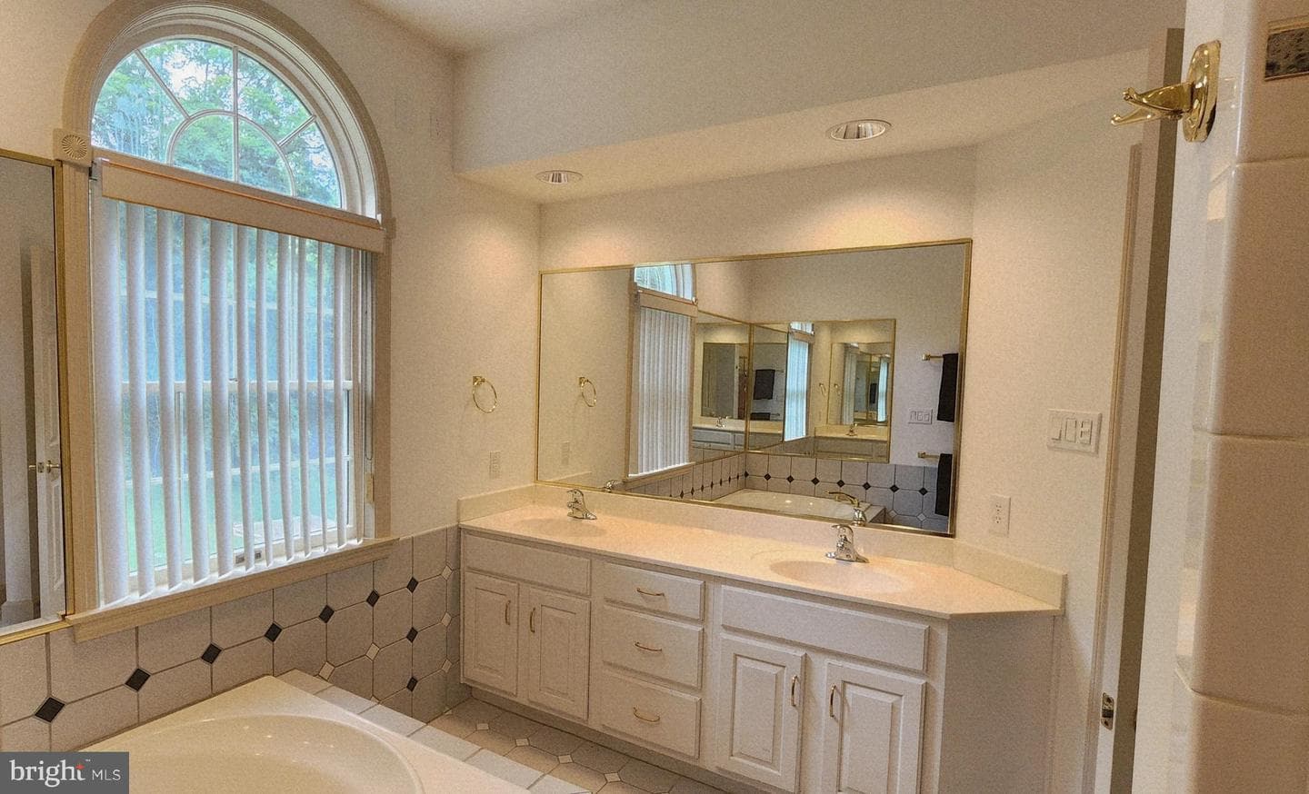 269 Willis Road photo 58
