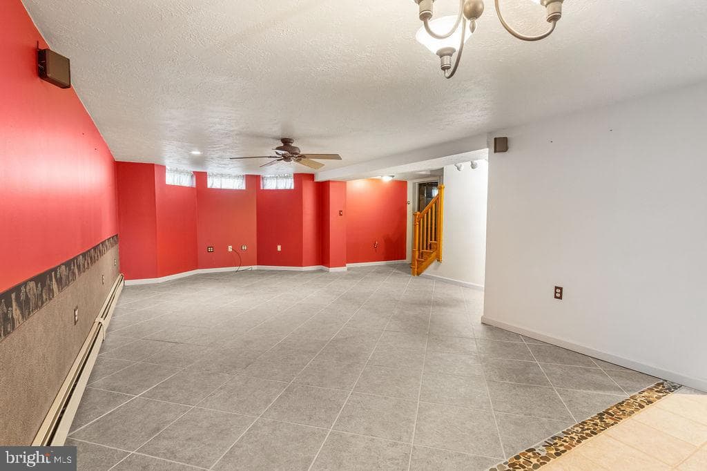 218 Main Street N photo 19