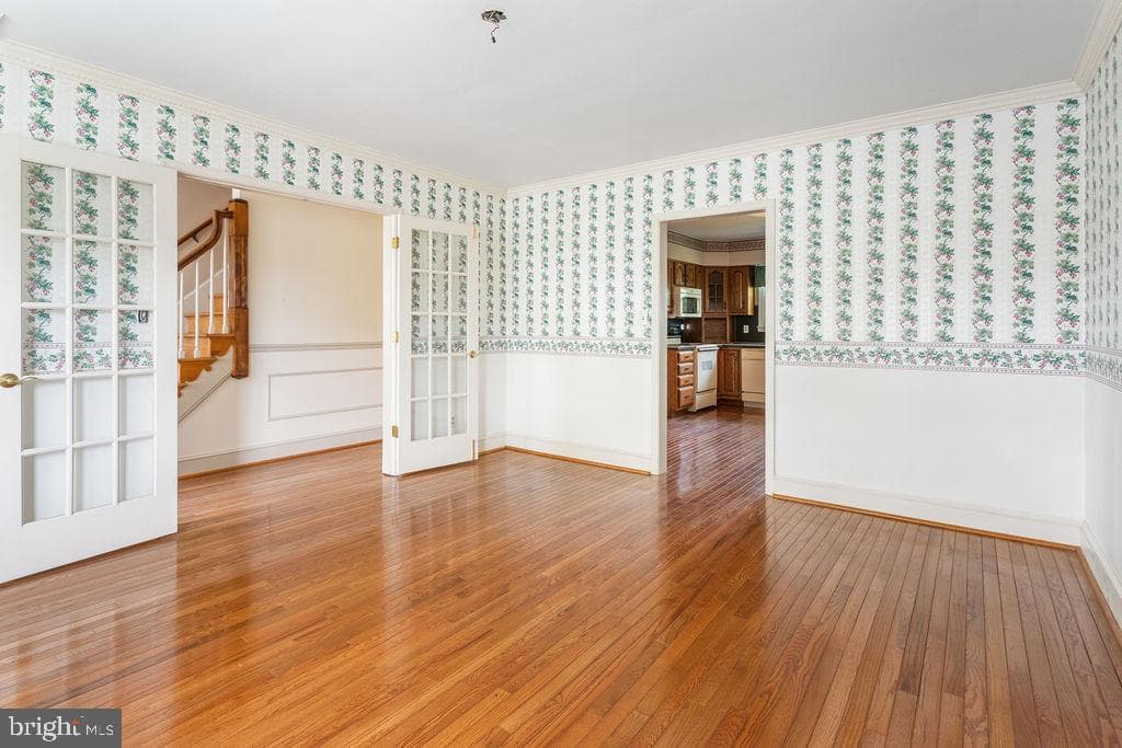 218 Main Street N photo 7