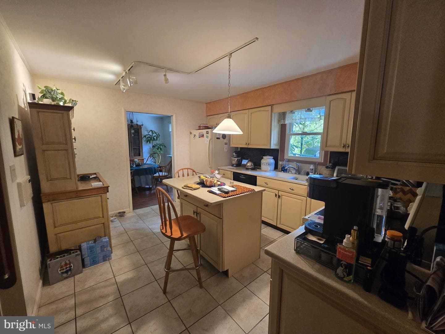 772 Elham Drive photo 3
