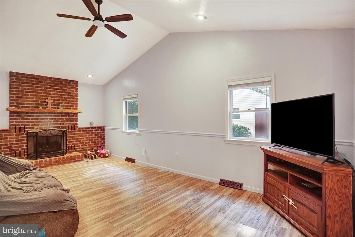 63 Lindsay Lane photo 19