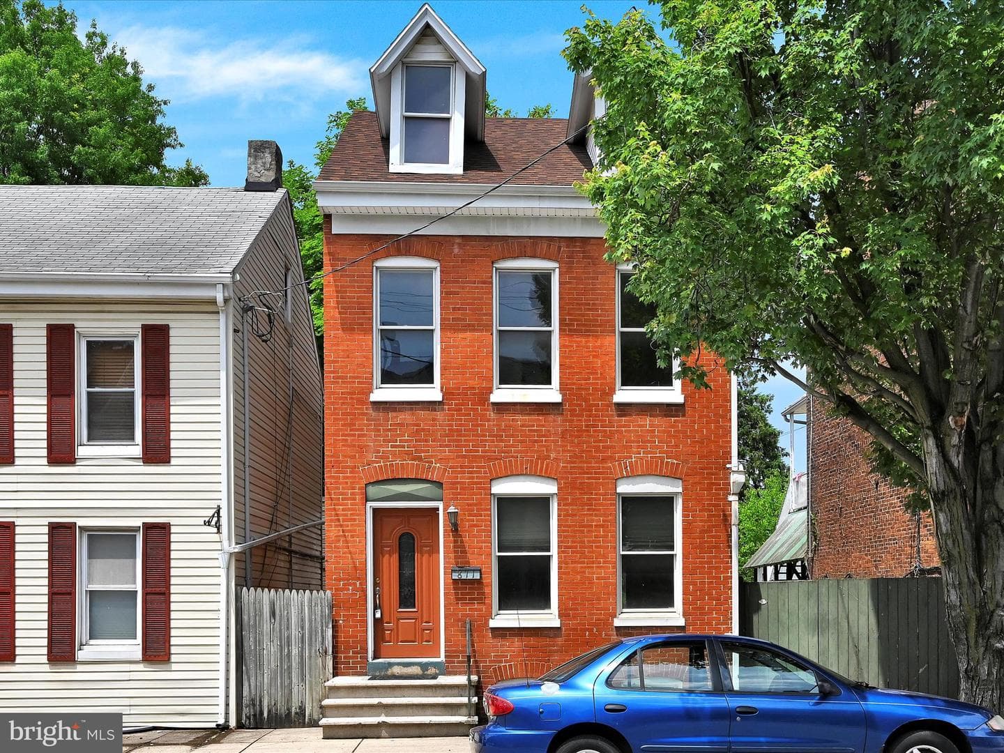 871 E Market Street photo 1