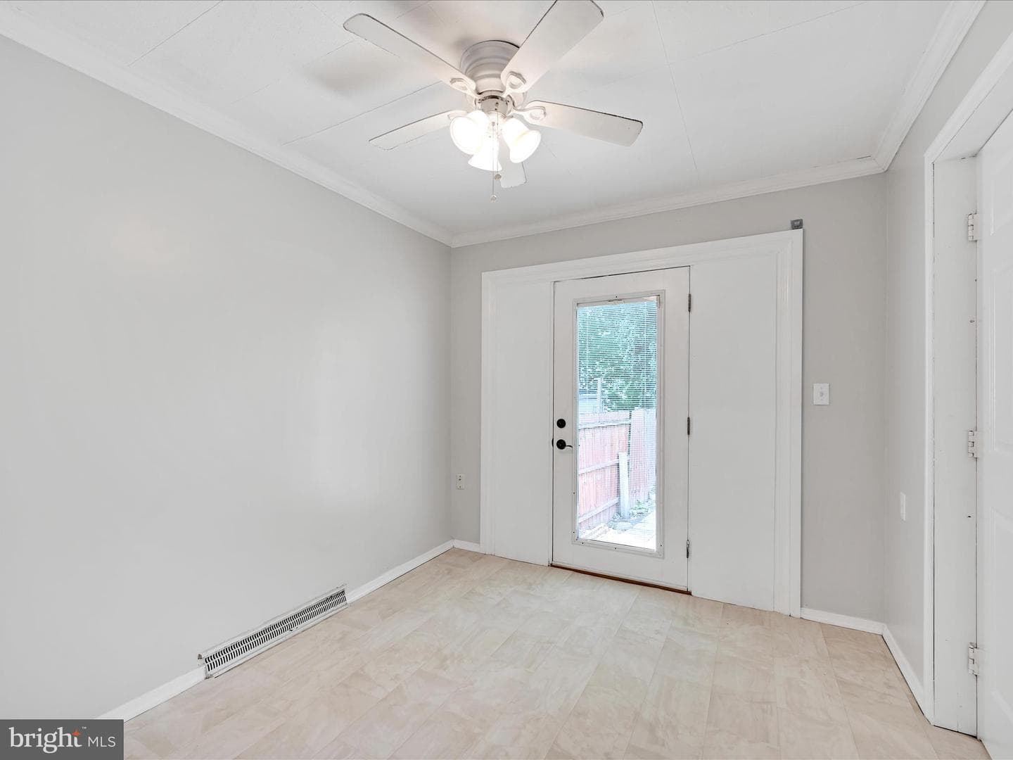 871 E Market Street photo 16