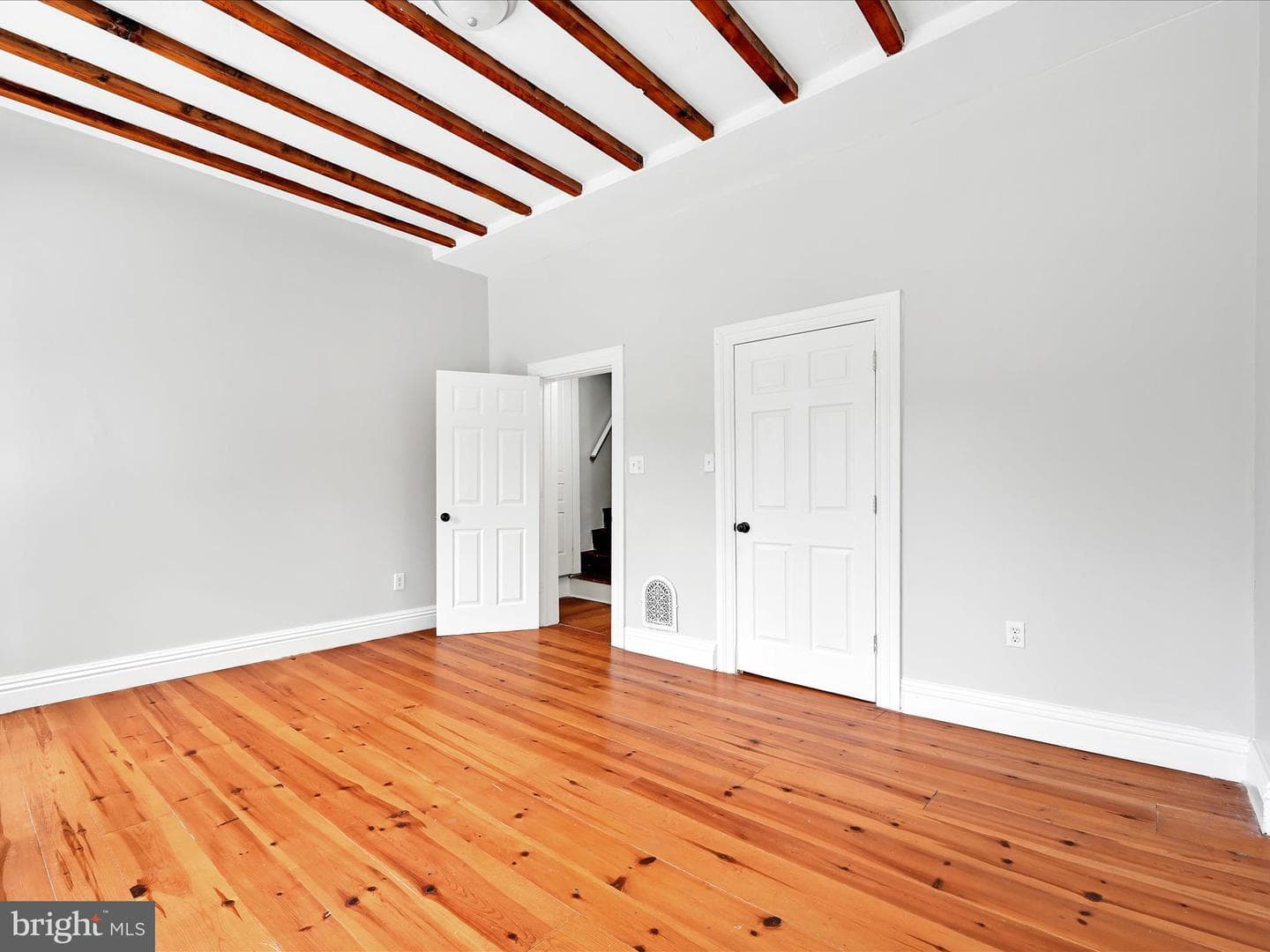 871 E Market Street photo 18